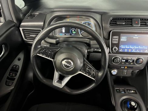 Used 2023 Nissan Leaf S image 11