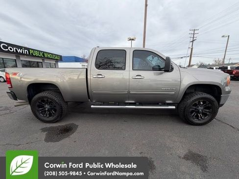 Used 2014 GMC Sierra 2500 SLT w/ SLT Convenience Package image 4