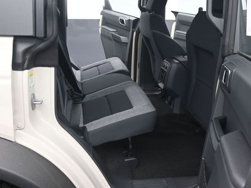 Used 2025 Ford Bronco 4-Door w/ Sasquatch Package image 14