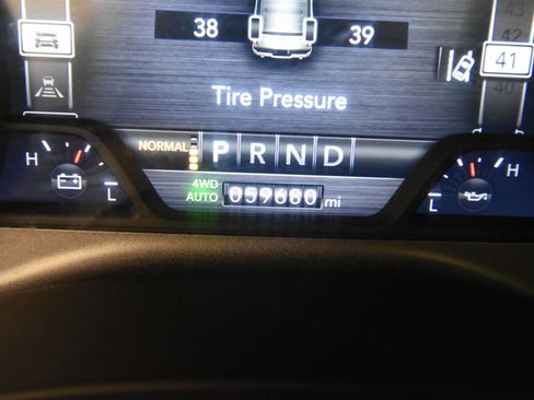 Used 2022 RAM 1500 Limited image 27