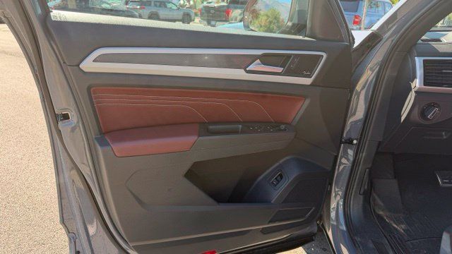 Used 2022 Volkswagen Atlas Cross Sport SEL Premium R-Line AWD/4WD image 18