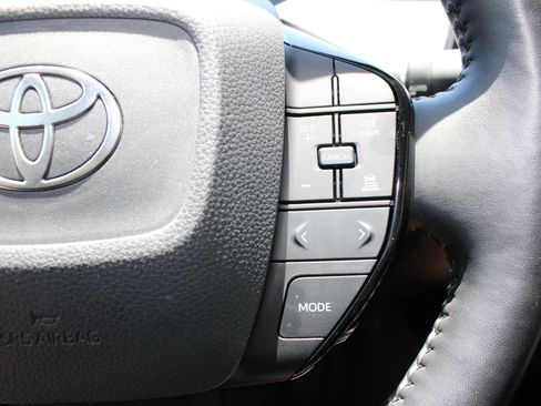 Used 2024 Toyota Prius XLE FWD image 19