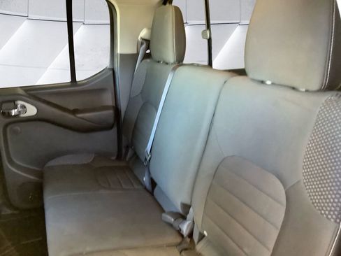 Used 2019 Nissan Frontier PRO-4X image 18