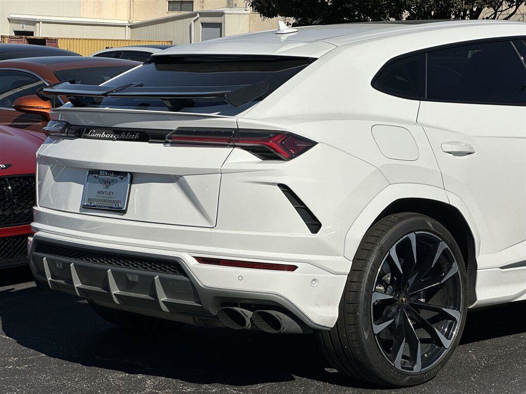 Used 2021 Lamborghini Urus AWD/4WD image 48