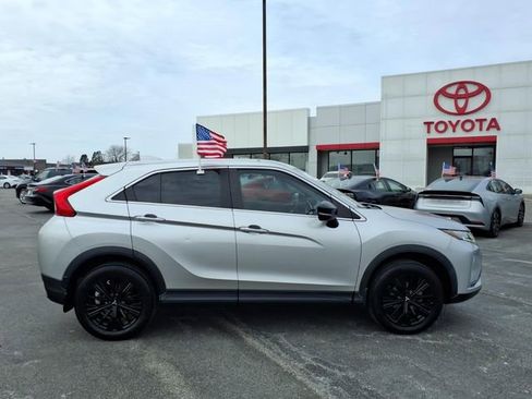 Used 2018 Mitsubishi Eclipse Cross LE image 2