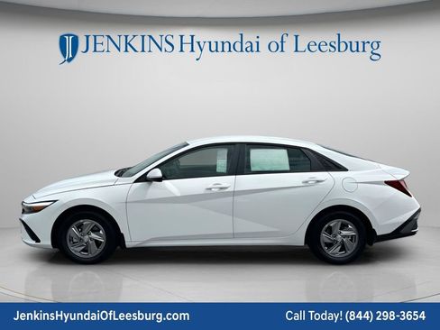 New 2026 Hyundai Elantra SE FWD image 9
