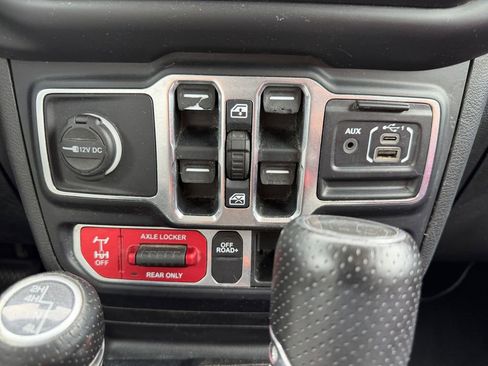 Used 2021 Jeep Gladiator Mojave AWD/4WD image 23