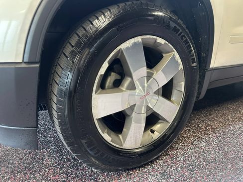 Used 2012 GMC Acadia SLT AWD/4WD image 25