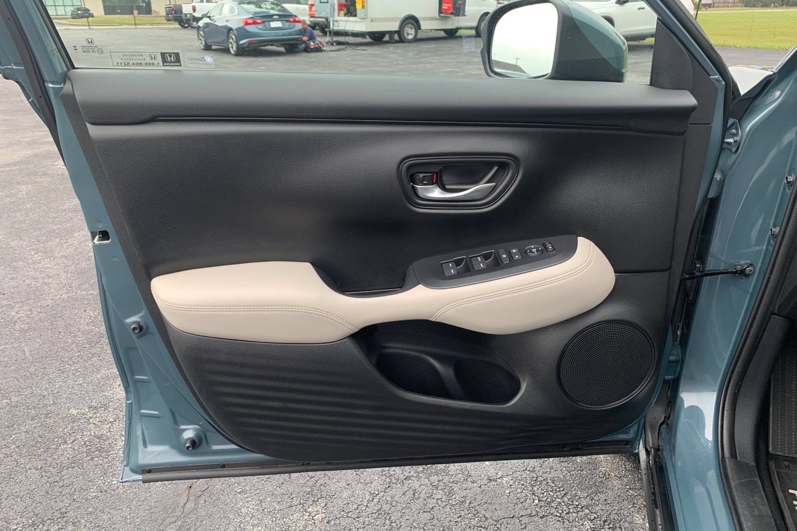 Used 2025 Honda HR-V LX image 13