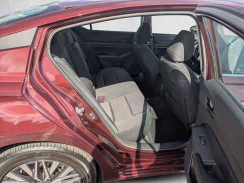 Used 2025 Nissan Altima 2.5 SV FWD image 17