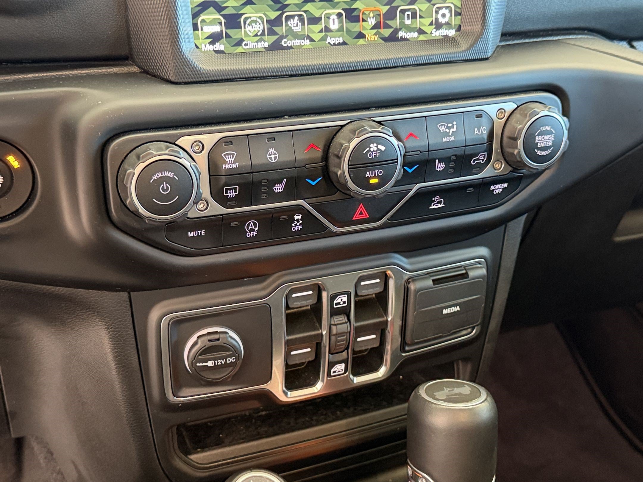 Used 2021 Jeep Wrangler Unlimited Sahara AWD/4WD image 18