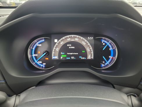 Used 2025 Toyota RAV4 XSE AWD/4WD image 32