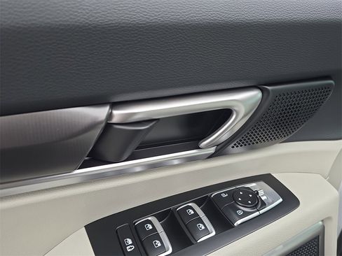 New 2025 Kia Telluride S image 19