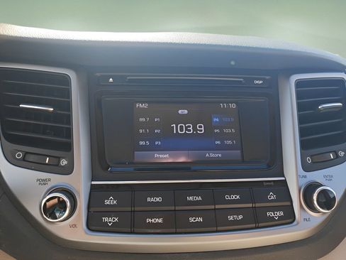 Used 2016 Hyundai Tucson Sport image 18