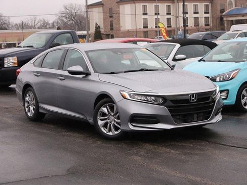 Used 2018 Honda Accord LX image 2
