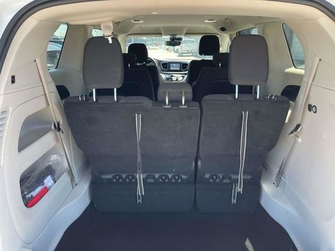 Used 2023 Chrysler Voyager LX FWD image 25