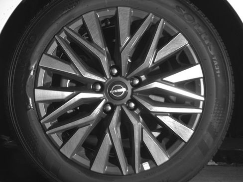 Used 2025 Nissan Altima 2.5 SV image 12