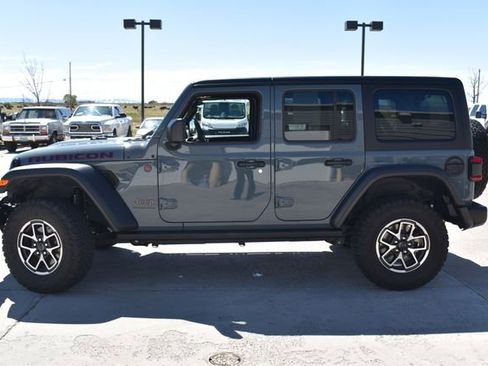 Used 2024 Jeep Wrangler Unlimited Rubicon w/ Convenience Group AWD/4WD image 9