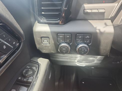 New 2026 GMC Sierra 3500 AT4 w/ AT4 Premium Plus Package AWD/4WD image 21