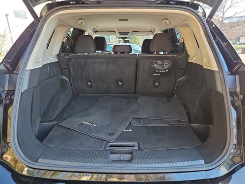 Certified 2024 Nissan Rogue SV image 28
