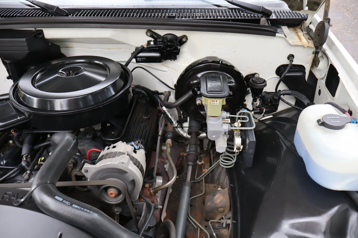 Used 1988 Chevrolet Silverado 2500 4x4 Regular Cab image 33