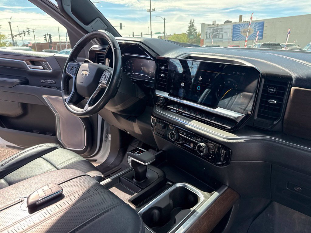 Used 2023 Chevrolet Silverado 1500 High Country AWD/4WD image 41