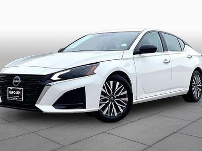 Certified 2025 Nissan Altima 2.5 SV