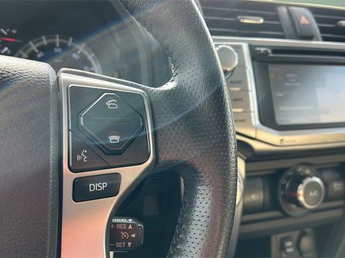 Used 2018 Toyota 4Runner SR5 Premium image 27