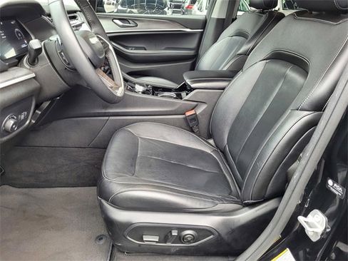 Certified 2023 Jeep Grand Cherokee Limited image 16