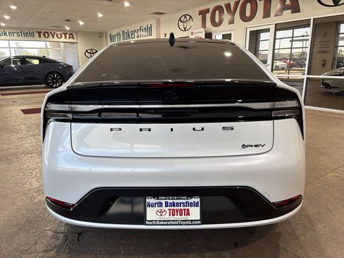 New 2026 Toyota Prius Plug-In Hybrid FWD image 9