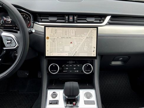 New 2025 Jaguar F-PACE R-Dynamic S image 7