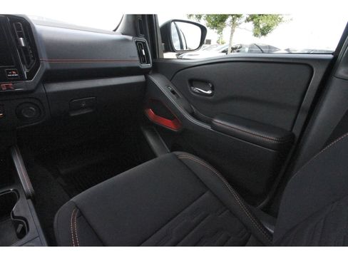 Certified 2025 Nissan Frontier PRO-4X AWD/4WD image 13