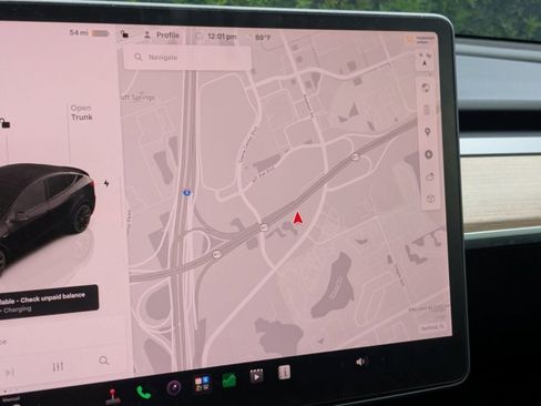 Used 2025 Tesla Model Y Long Range RWD image 8