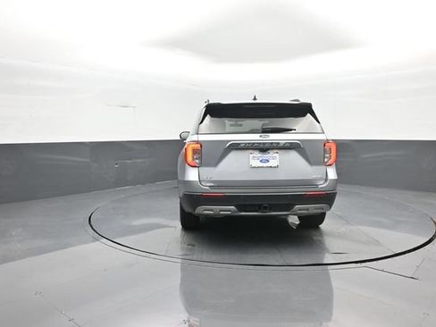 Certified 2023 Ford Explorer XLT w/ Equipment Group 202A AWD/4WD image 6