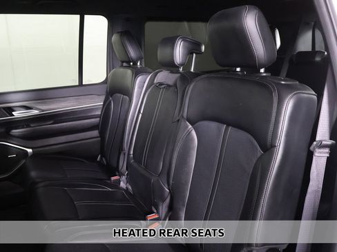 Used 2024 Jeep Wagoneer L Series III w/ Flexible Seating Group AWD/4WD image 10