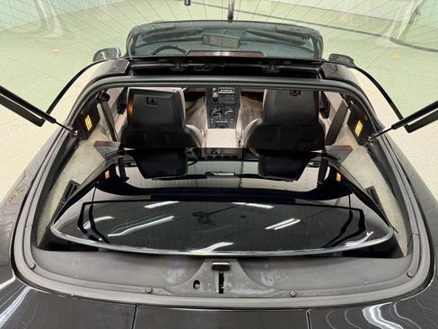 Used 1989 Chevrolet Corvette Coupe RWD image 18