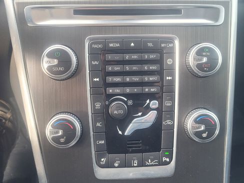 Used 2015 Volvo XC60 T6 Platinum w/ Climate Package image 21