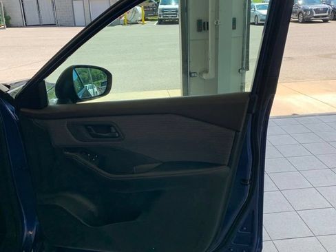 Used 2021 Nissan Rogue S AWD/4WD image 14