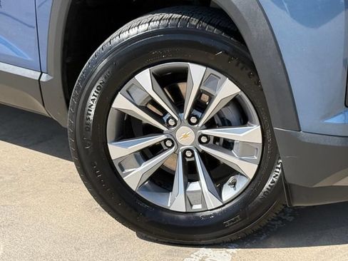 Used 2026 Chevrolet Equinox LT FWD image 2