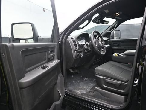 New 2026 RAM 2500 Tradesman AWD/4WD image 12