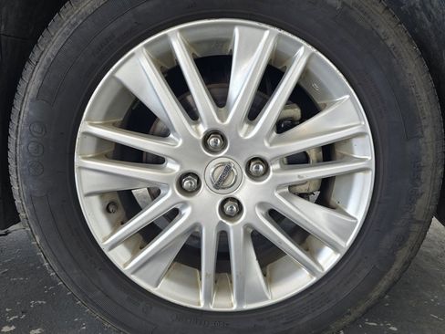 Used 2024 Nissan Versa S image 25