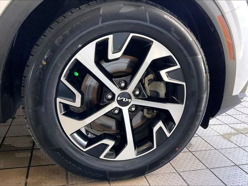 Used 2023 Kia Sportage EX FWD image 33
