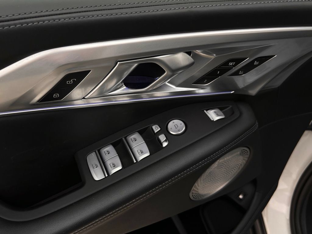 Certified 2023 BMW XM AWD/4WD image 23