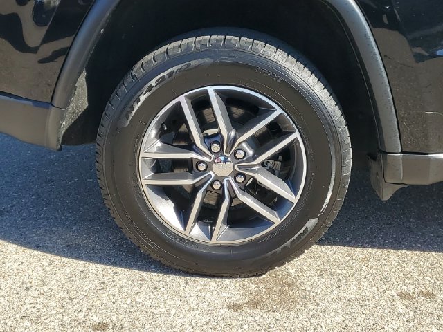 Used 2018 Jeep Grand Cherokee Limited AWD/4WD image 5