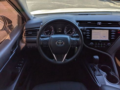 Used 2020 Toyota Camry LE image 15