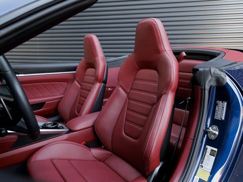 Certified 2025 Porsche 911 Turbo image 5