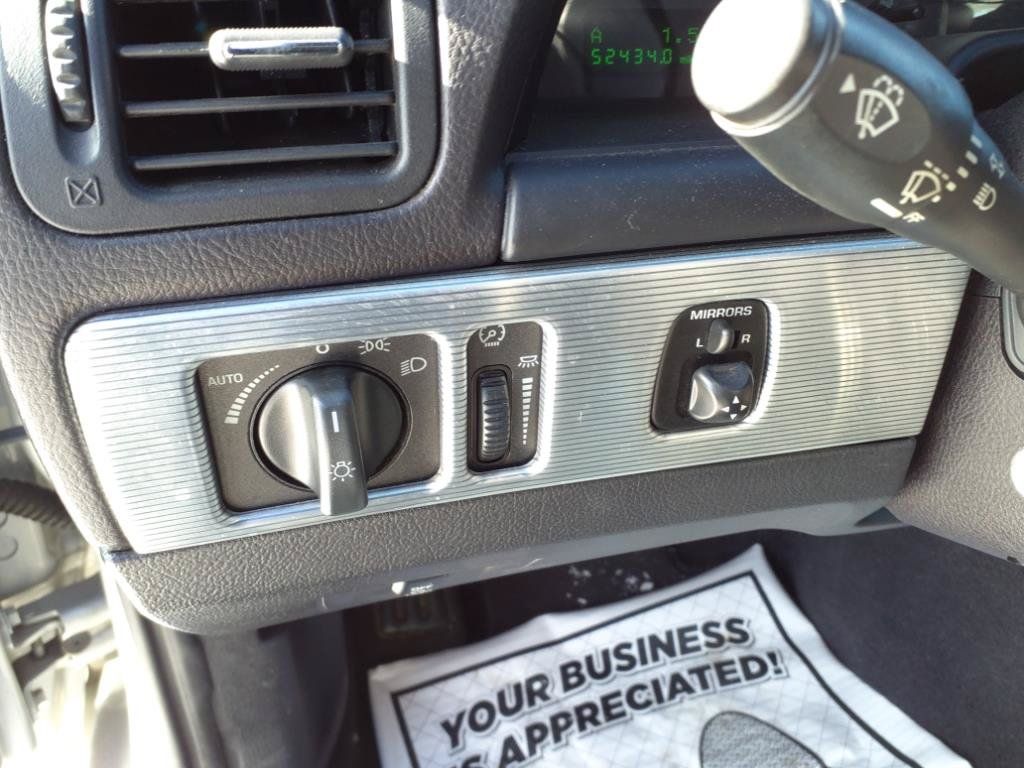 Used 2004 Ford Thunderbird RWD image 9