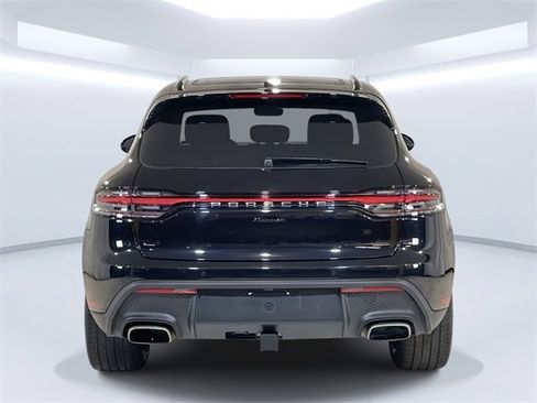 Certified 2025 Porsche Macan image 6