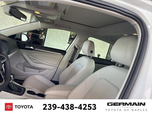 Used 2024 Volkswagen Jetta SE image 16