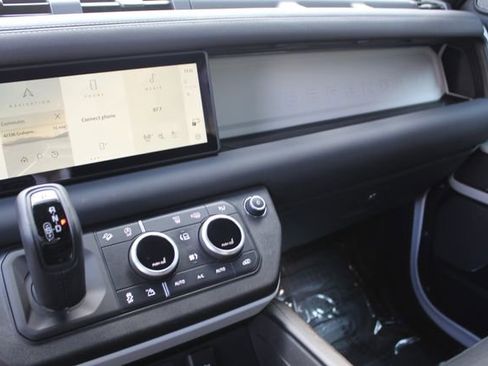 Used 2024 Land Rover Defender 110 X-Dynamic SE image 15